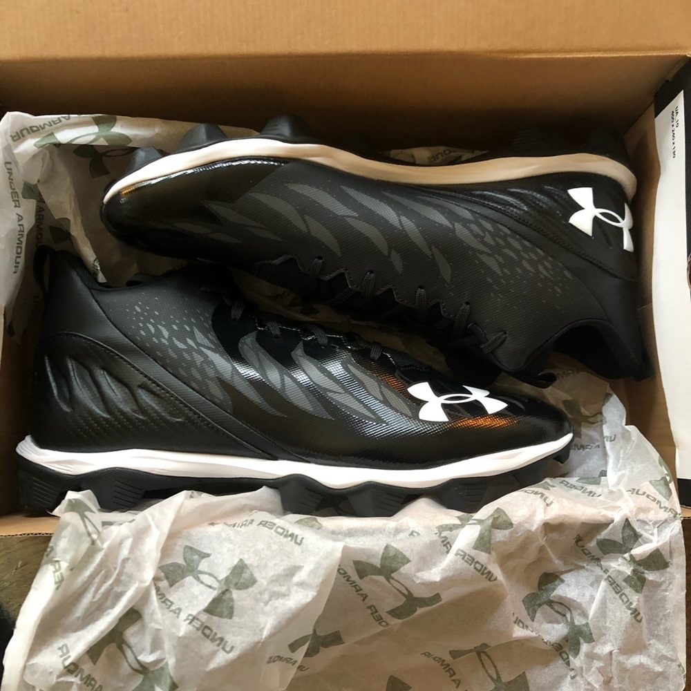 Football cleats